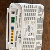 Modem WINDTRE HUB-completo di cavi e scatola