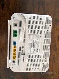 Modem WINDTRE HUB-completo di cavi e scatola