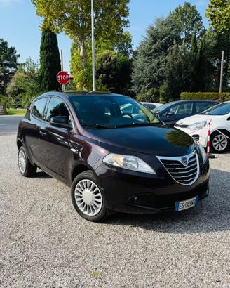 Lancia Ypsilon 0.9 TwinAir 85 CV 5 porte Metano Ec