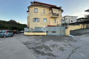 3 LOCALI A MARANO DI NAPOLI