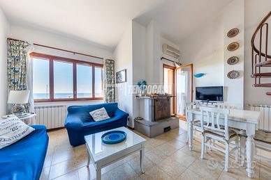 APPARTAMENTO CON VISTA MARE, PISCINE E ACCESSO AL