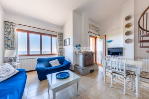 APPARTAMENTO CON VISTA MARE, PISCINE E ACCESSO AL