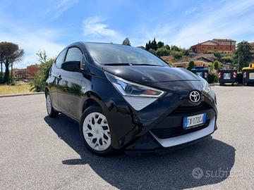 Toyota Aygo 1.0 VVT-i 72 CV 5 porte x-cool MMT