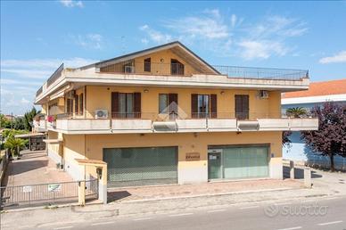 4 LOCALI A MARTINSICURO