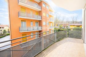 TRILOCALE CON BALCONE E BOX