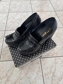 Scarpe con tacco in vernice