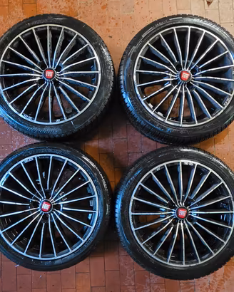 Cerchi in lega OZ 35 17” + 2 Michelin Fiat 4 fori