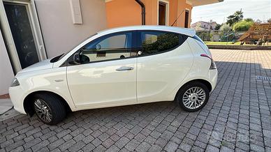 Lancia Y