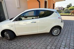 Lancia Y