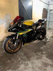 Yamaha r1 2000