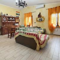 CASA INDIPENDENTE SU UN UNICO LIVELLO A PONTON DEL