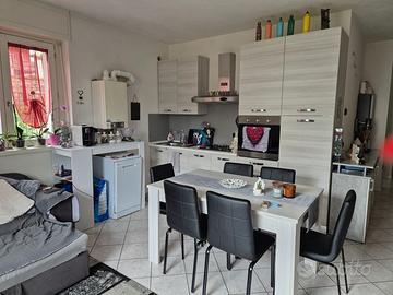 Chiuro ampio bilocale come nuovo arredato