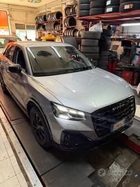 Audi Q2 30 TDI S tronic Identity Black