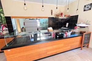 Attivita' commerciale pizzeria al taglio