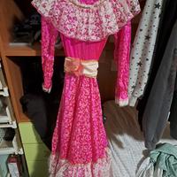 abito da principessa con gonna in tulle e cintura