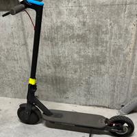 Monopattino Xiaomi m365 (usato poco)