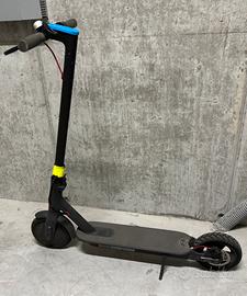 Monopattino Xiaomi m365 (usato poco)