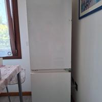 Frigo da incasso, con mobile.