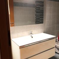 mobile bagno sospeso bianco con miscelatore GROE