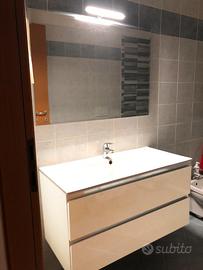 mobile bagno sospeso bianco con miscelatore GROE