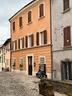 casa-storica-nella-piazza-di-cartoceto-pu-