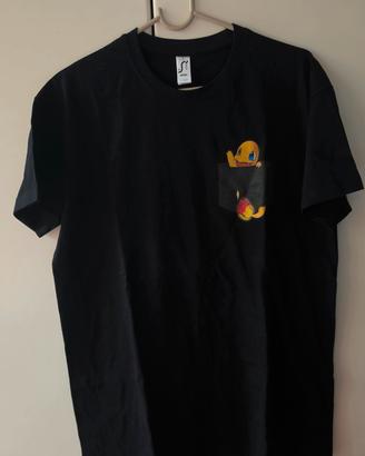 T-shirt Charmander nera