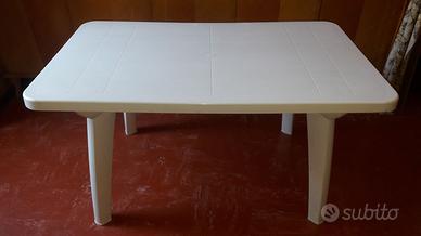 Tavolo da giardino per uso esterno