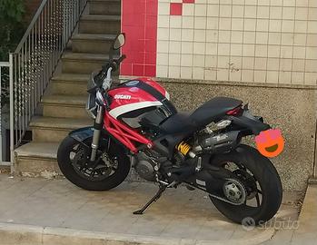 Ducati Monster 796 abs
