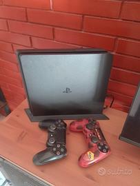 PlayStation 4 con due joystick 