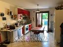 piano-terra-appartamento-con-ampio-giardino-privat