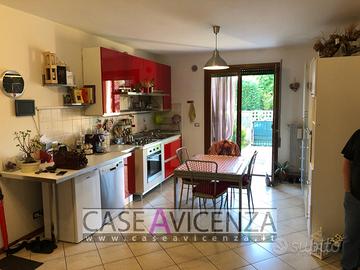 PIANO TERRA appartamento con ampio giardino privat