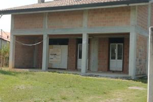 Capannone agricolo con terreno