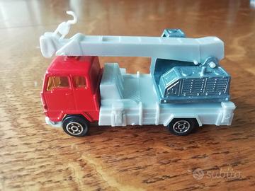 Modellino autocarro con gru Norev
