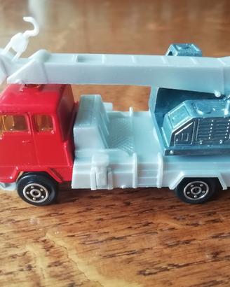Modellino autocarro con gru Norev