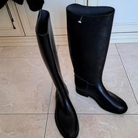 stivale impermeabile comodo e resistente