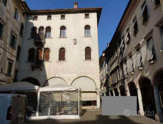 Vendita all'asta - palazzo storico adibito ad uffi