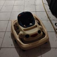 girello a forma macchina 