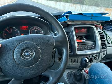 Opel vivaro 9 posti