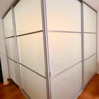 Pareti scorrevoli in alluminio e vetro