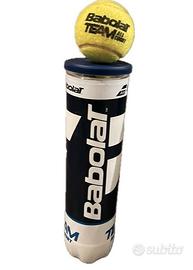 Tubo di palline da tennis usate