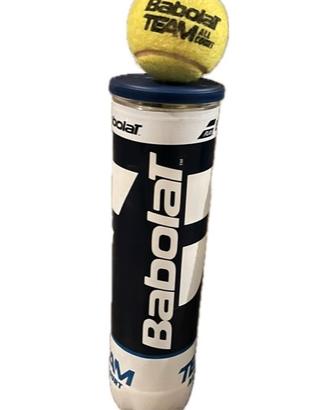 Tubo di palline da tennis usate