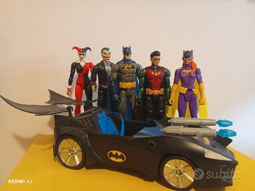 Lotto Batman + 4 personaggi e Batmobile 