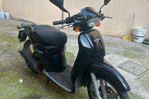 Motorino Aprilia Scarabeo