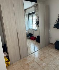 Armadio con specchio a 6 ante