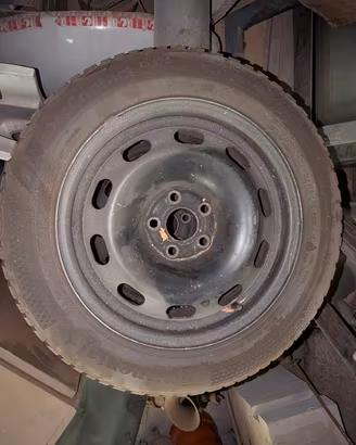 4 ruote invernali  Continental 185/60 R15 e cerchi