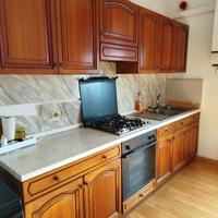 Cucina lineare completa di forno e piano cottura