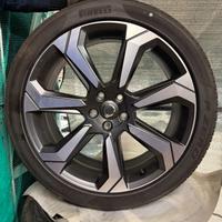 Treno di 4 Pneumatici Estate PIRELLI 245/40/20 99W