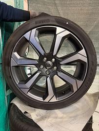 Treno di 4 Pneumatici Estate PIRELLI 245/40/20 99W