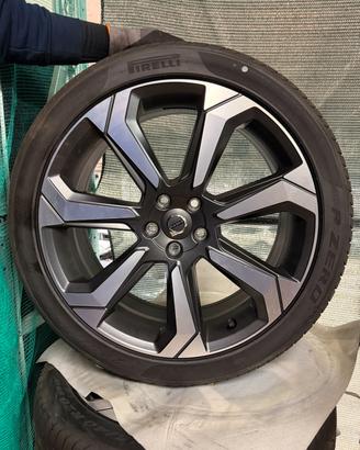 Treno di 4 Pneumatici Estate PIRELLI 245/40/20 99W