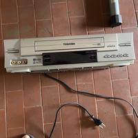 Lettore VHS TOSHIBA